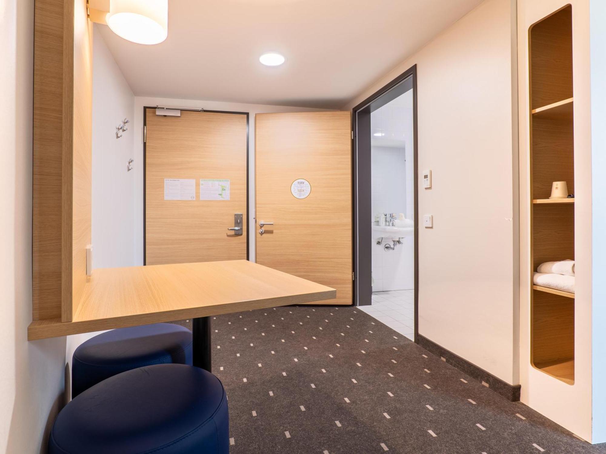 B&B Hotel Stuttgart-Airport/Messe 외부 사진
