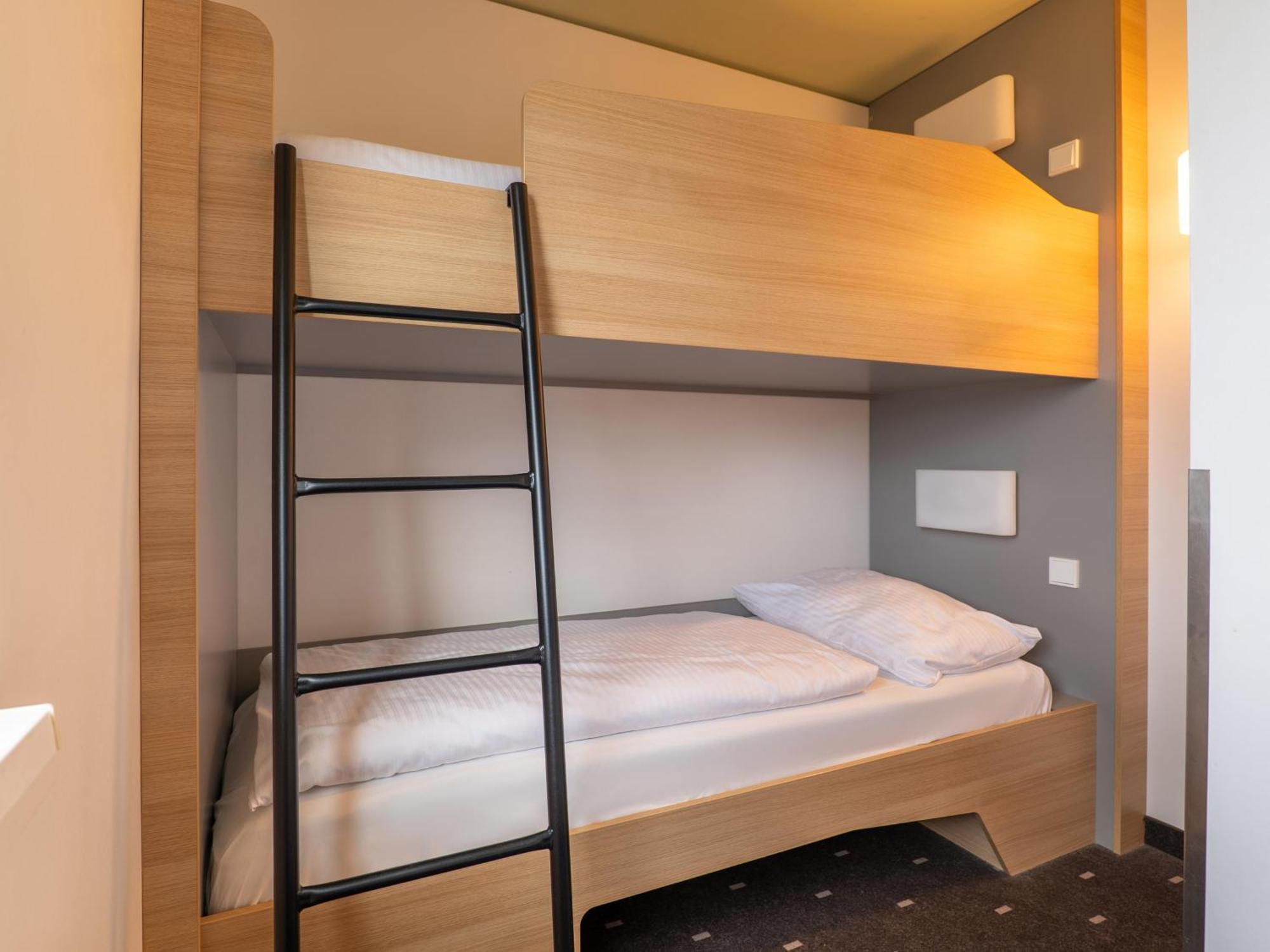 B&B Hotel Stuttgart-Airport/Messe 외부 사진