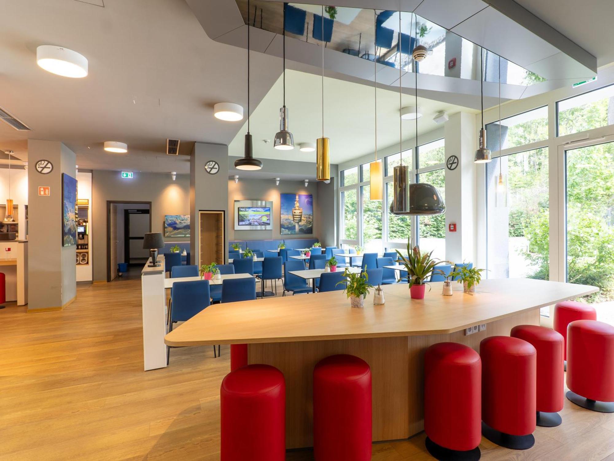 B&B Hotel Stuttgart-Airport/Messe 외부 사진